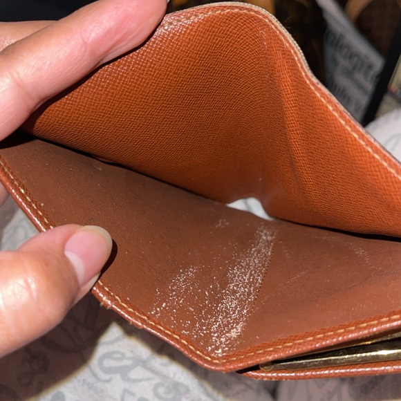 Louis Vuitton Kisslock Wallet - Picture 13 of 13